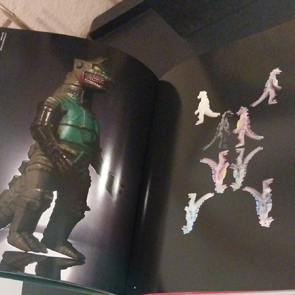 Gold Art Poster - Picture 5 of 5